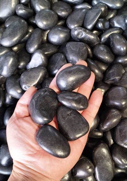 Alpstone Black Tusk Pebble 30-50mm 1 Ton Bulk Bag